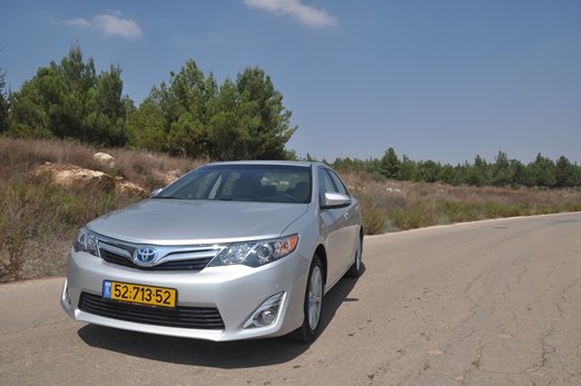 טויוטה קאמרי הייבריד